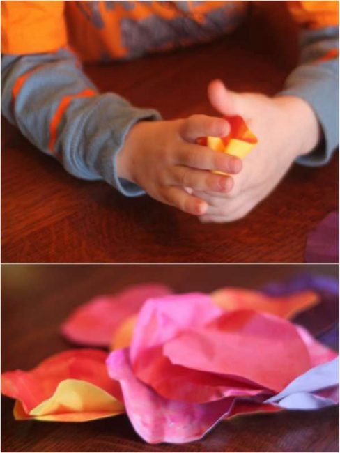 Crumple up the paper circles to make your 3D flower cards in this Mother's Day craft for kids to make