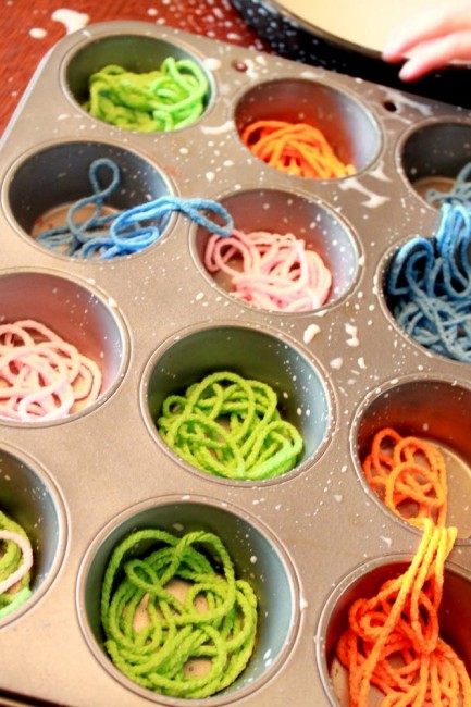 Yarn Craft for Kids: A Circle Garland!