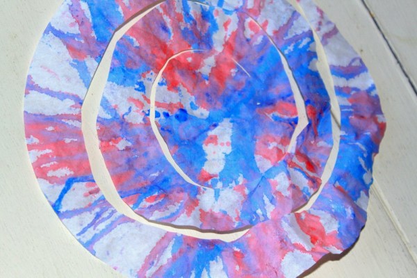 Spin Art Streamers: 4th of July Craft for Kids