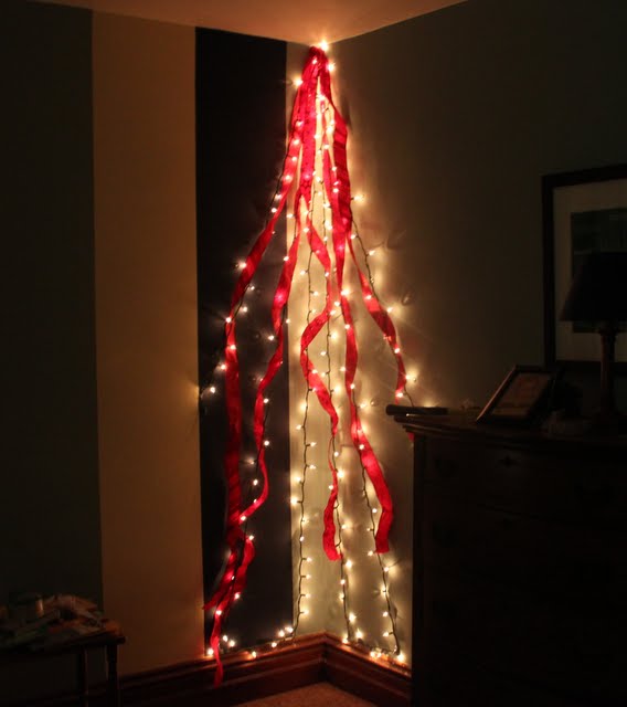 A famiy Christmas tradition to try -- Decorate the Kids room for Christmas