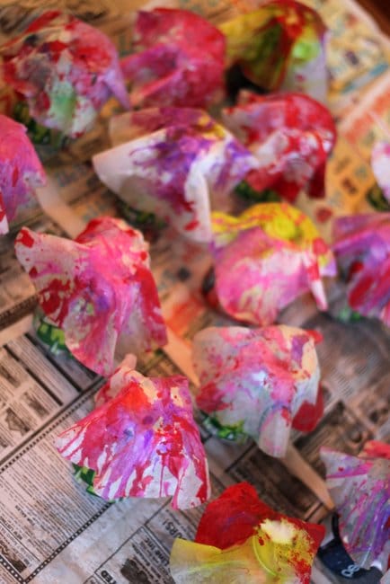 Wait for the coffee filters to dry before you make your 3D flowers