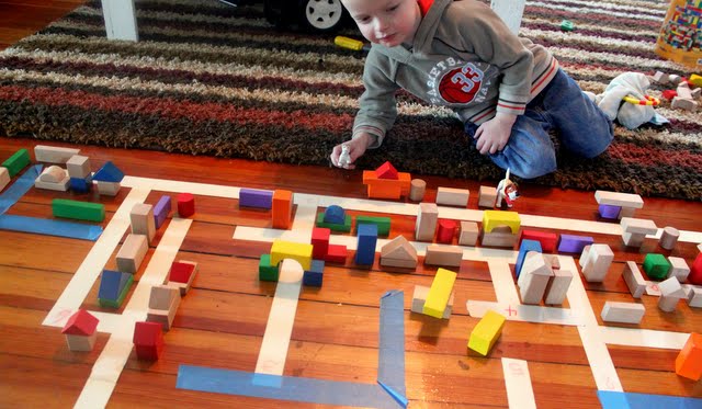 building with blocks activity for preschoolers