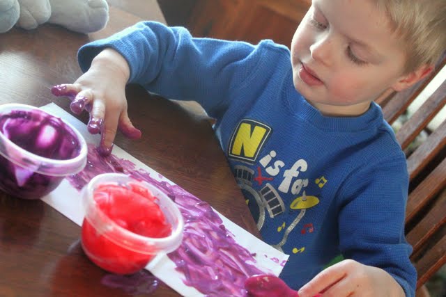 Decorate your Hunt for Love bags with edible finger paint