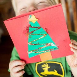 Super simple Christmas tree cards for the holidays (use as gift tags too!)