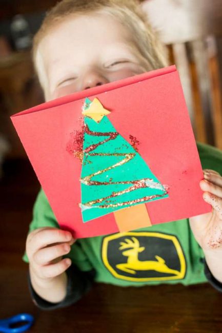 Super simple Christmas tree cards for the holidays (use as gift tags too!)
