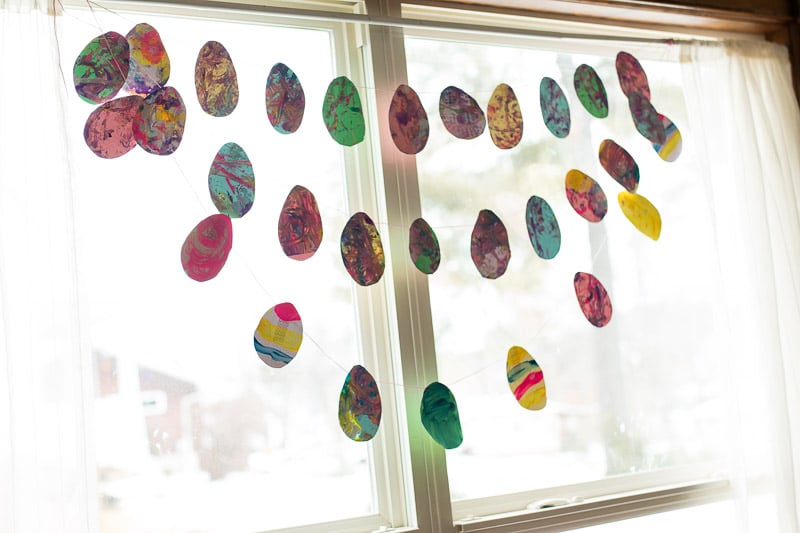 Shake Art by toddlers -- Easter egg art project for toddlers