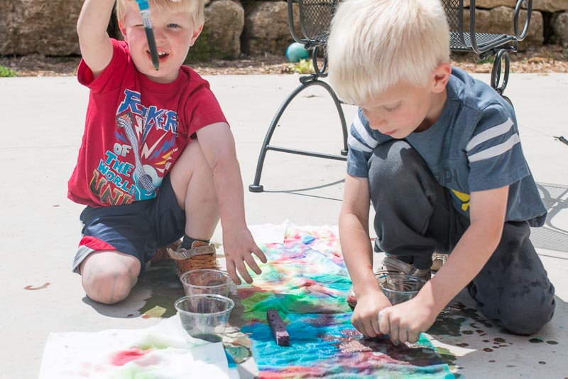 Get creative on a paper towel! A fun art project for preschoolers to enjoy the process.