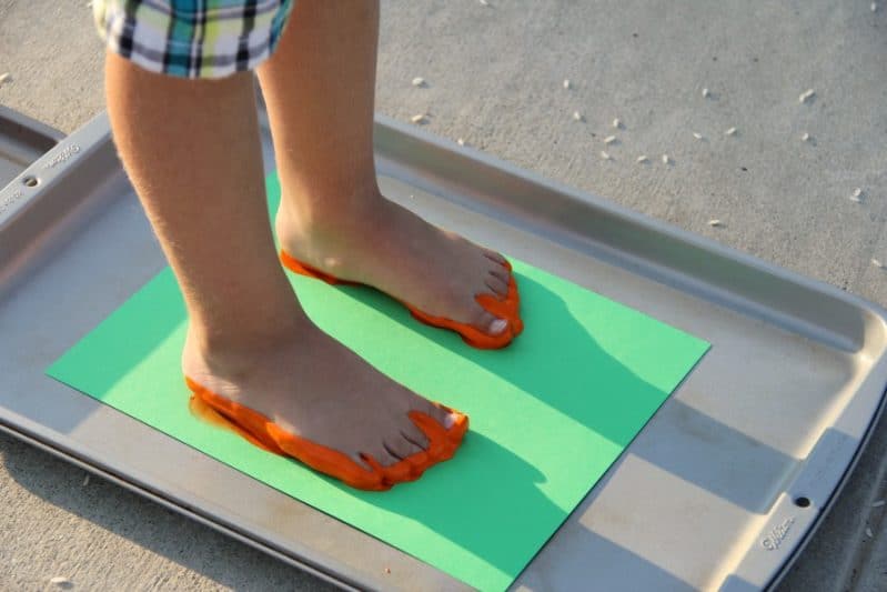 Sensory feet painting