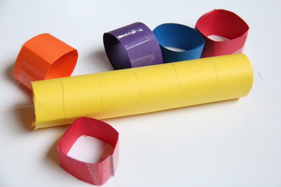 Use rolled paper to make DIY building blocks