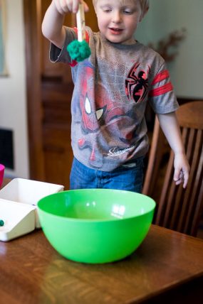 This simple sorting activity is an easy way to entertain the kids in a pinch!