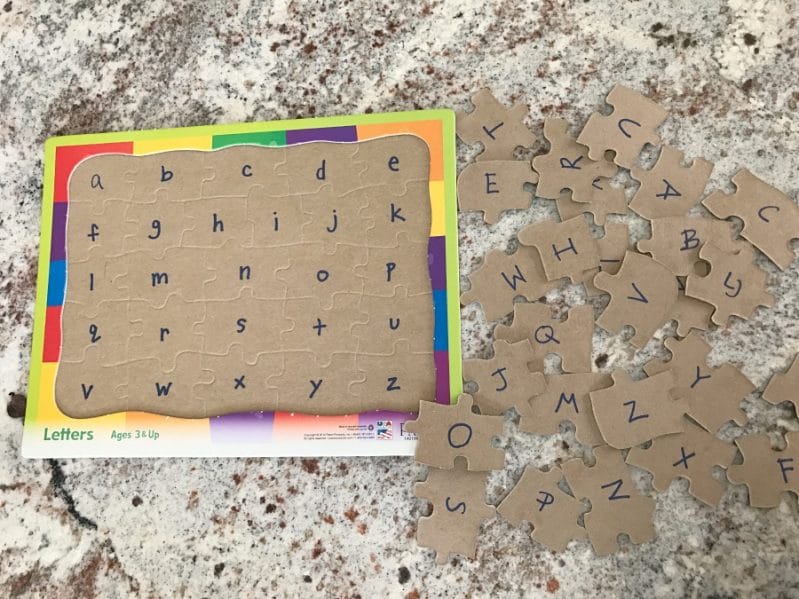 These are some clever puzzle learning tricks to help preschoolers do puzzles on their own. These are some clever puzzle learning tricks to help preschoolers do puzzles on their own.
