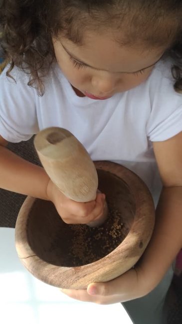 This mortar and pestle Montessori activity is great to spice up kids curiosity, work on fine motor and gross motor skills, and at the same time stimulate their sense of smell and taste.