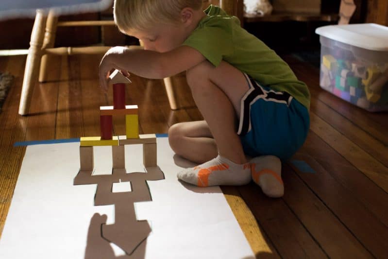 A shadow activity to match the shadow by building blocks