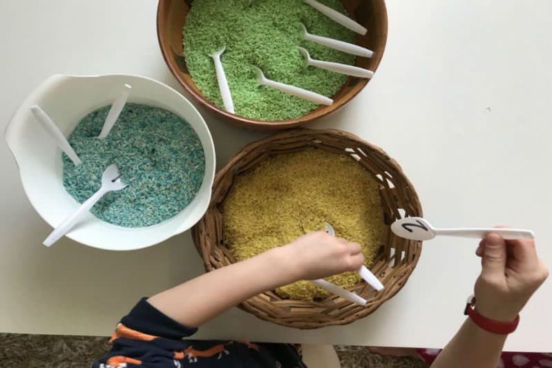 Match numbers with this DIY sensory tub with a twist