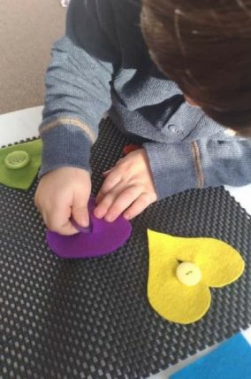 Easy DIY Color Matching Mat with Buttons and Felt for Toddlers