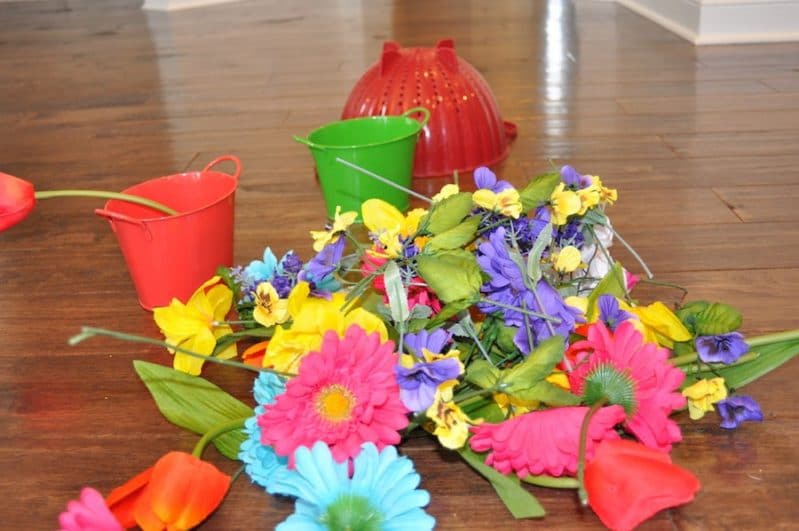 Spring flower pretend play will brighten up any day!