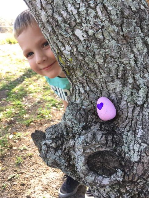 This year, add even more colorful fun to your Easter egg hunt with a Hatchimals CollEGGtibles color hunt!