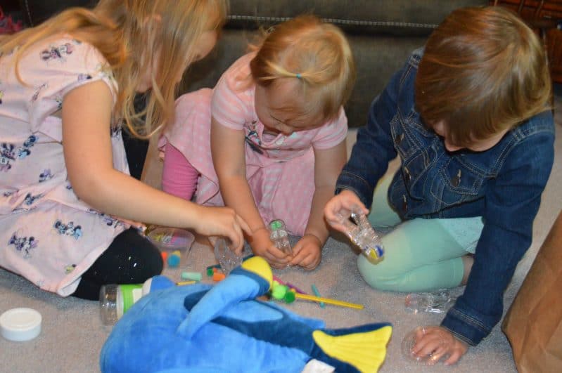 Make DIY bag clip monsters with your preschooler for easy fine motor practice!