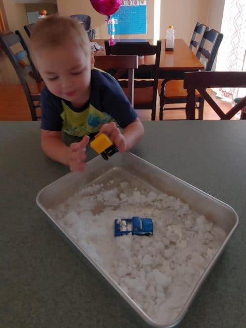 Make easy peasy homemade snow with a fun winter activity idea from our ROOM Member of the Month, Ashley!