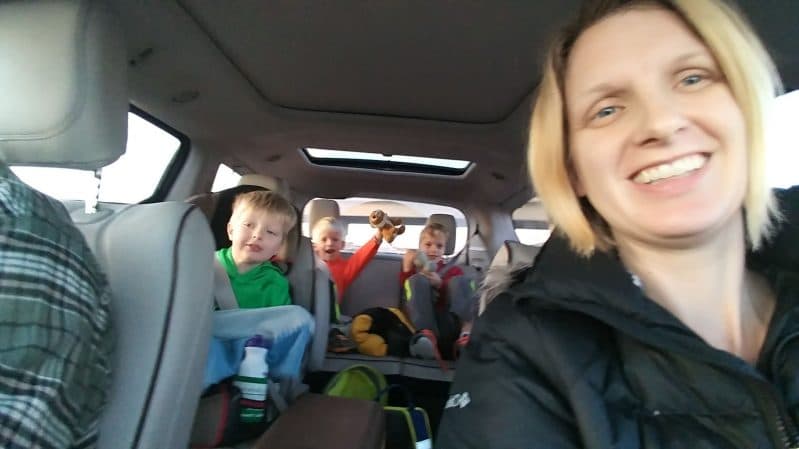 We love easy, simple ways to keep kids entertained on road trips!