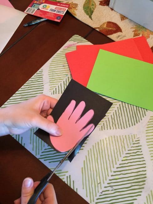 Looking for a sweet and simple Father's Day craft? Make these easy handprint magnets for Father's Day!