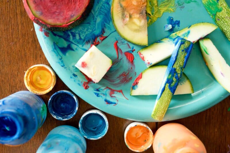 Try zucchini painting for an easy, messy summer craft with your kids!