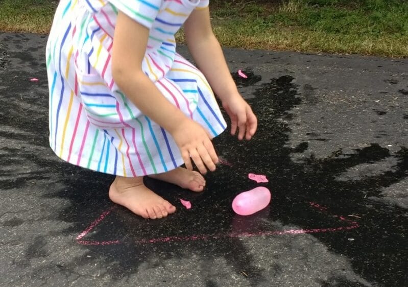 Try an easy water balloon shape matching activity to cool off in the summer!