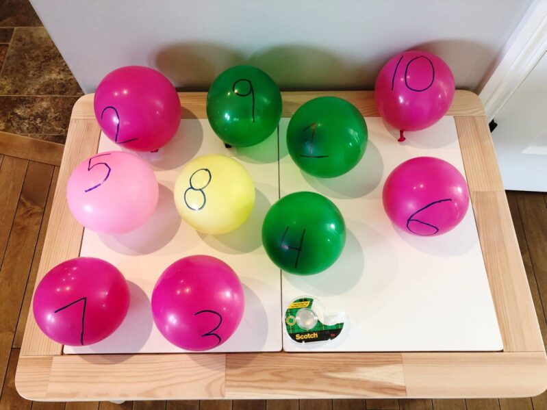Your preschooler will love this simple number matching game!