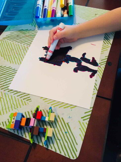 We love this simple LEGO artwork idea that keeps all the creative fun going after you build with LEGOs!
