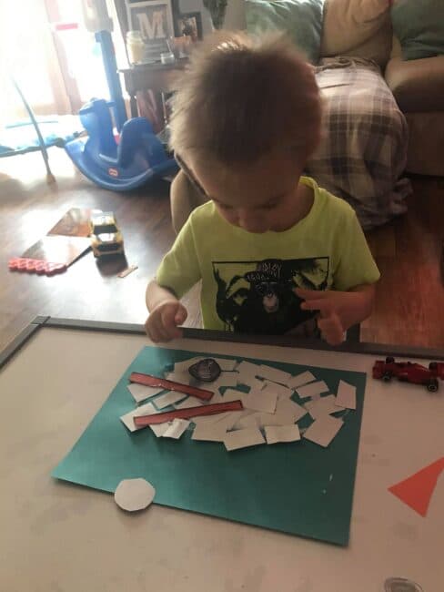 A low prep and super easy melted snowman craft for toddlers and preschoolers to make using their own creativity and learn about shapes too.