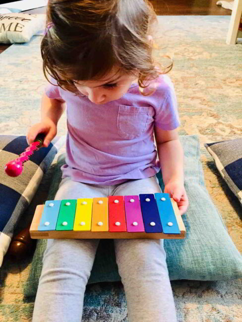 Try this preschoolers musical activity for kids to play with rhythm and patterns!