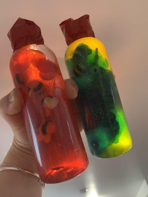 Simple lava lamp sensory bags or bottles activity perfect for toddlers and preschoolers