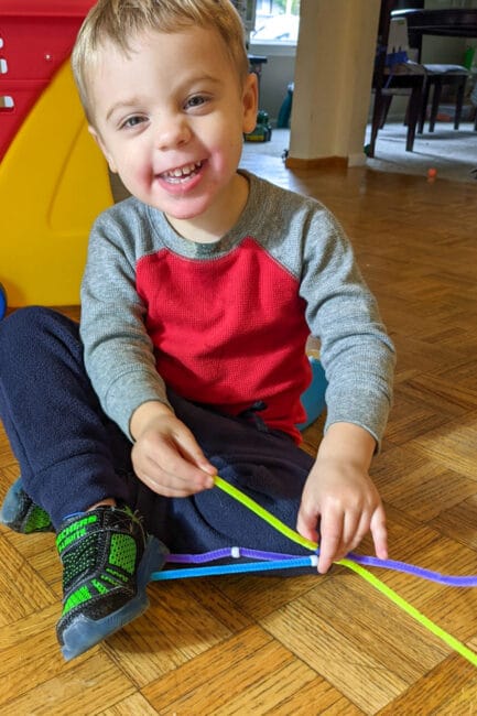 Beaded pipe cleaner stars are quick to set up and easy to keep handy for fine motor practice or quiet time for toddlers and preschoolers.