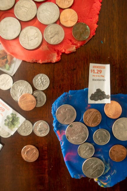 This counting money math game is so simple and adaptable it's a fun activity for toddlers, preschoolers and grade school kids all at once!