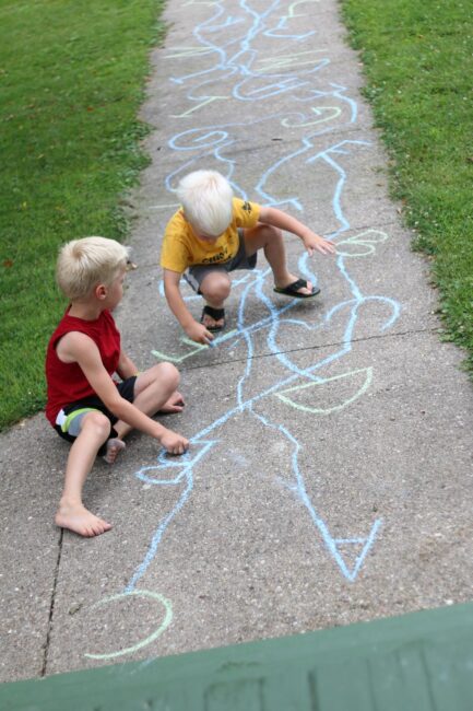 Get learning outdoors this summer and keep up the letter recognition with this simple fun sidewalk letter matching activity for preschoolers.