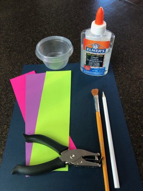 Give your preschooler the excitement of giving a homemade birthday card to a loved one with this super simple fine motor craft.