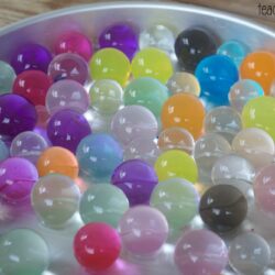 Giant Water Beads Sensory Bin - Teaching Mama