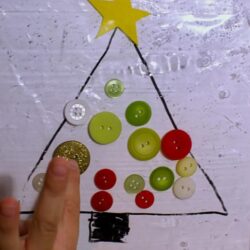 Entertain Your Toddler – Christmas Tree Sensory Bag
