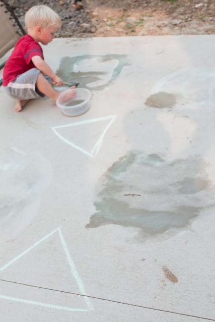 Toddler can find and erase the matching shapes