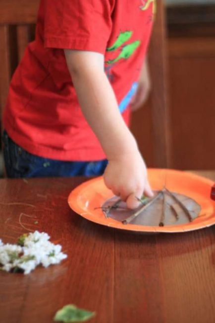 Contact paper makes this an easy craft for toddlers.