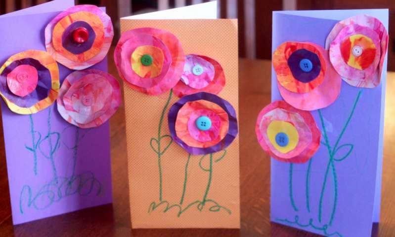 This 3D flower card is an easy Mother's Day craft for kids to make