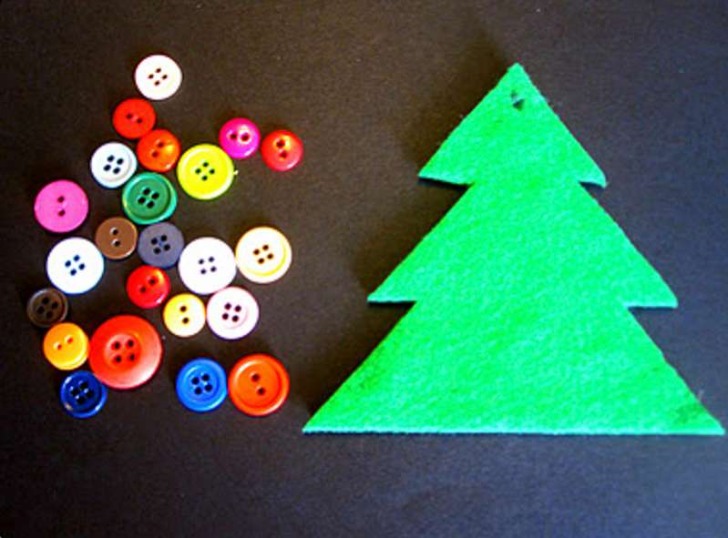 This button Christmas tree ornament is so much fun to make together!