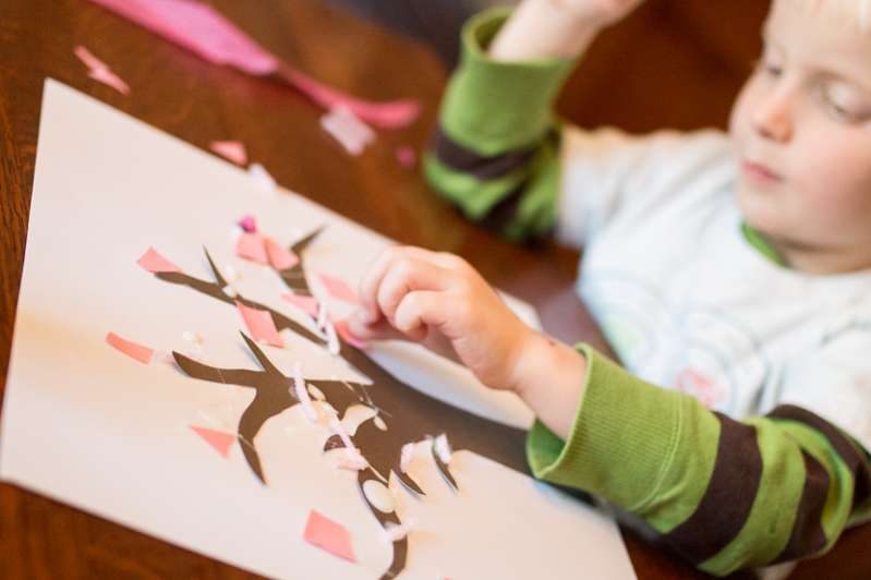 Make a spring tree craft with your toddler