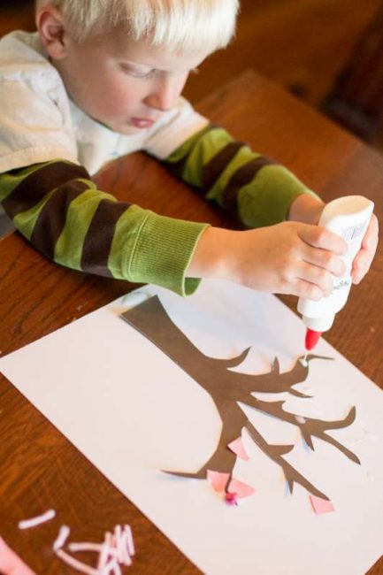 Make an easy spring tree craft with your toddler