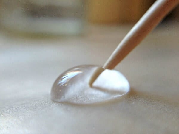 clean-toothpick-in-water