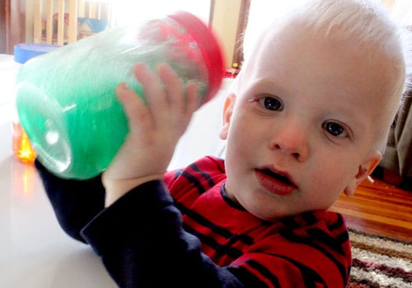 Soapy sensory jars activity for toddlers - shake shake shake!