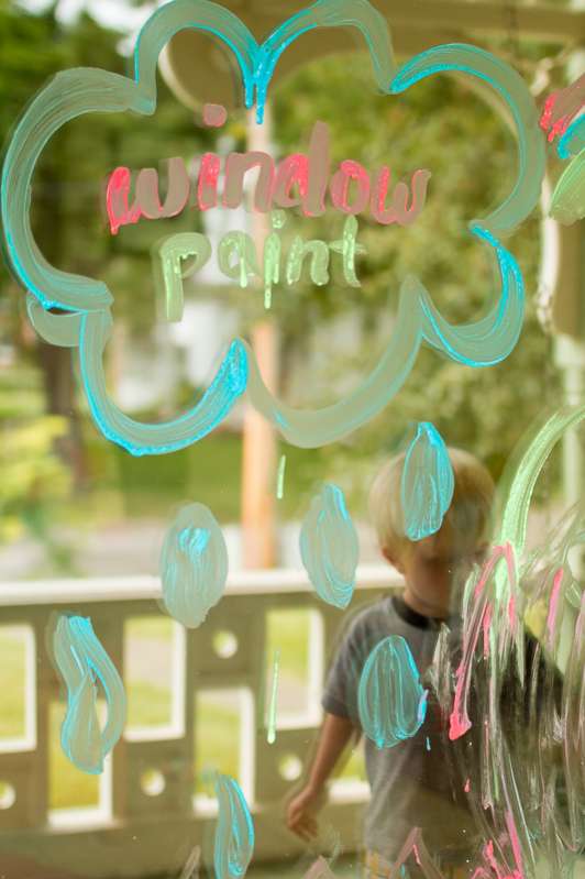 A simple homemade window paint recipe to get creative!