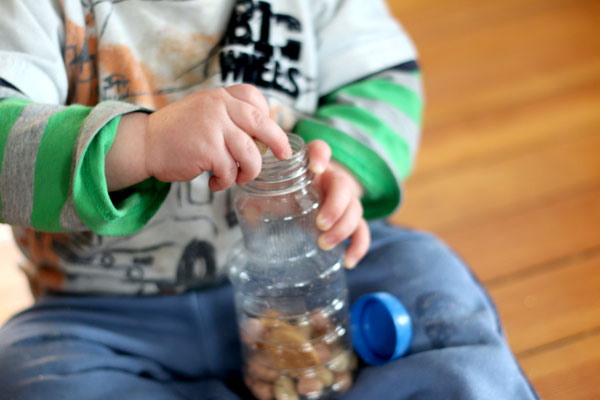An edible sensory bottle that's completely safe for young ones to be making!