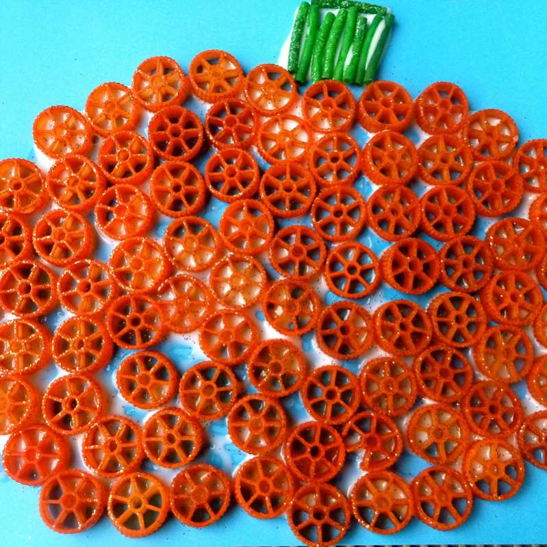 36 Cute & Easy Pumpkin Crafts for Kids to Make! - HOAWG