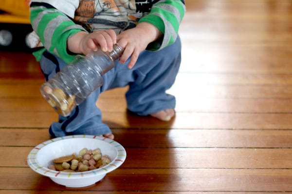Young toddlers & babies can make their own sensory bottle to play with